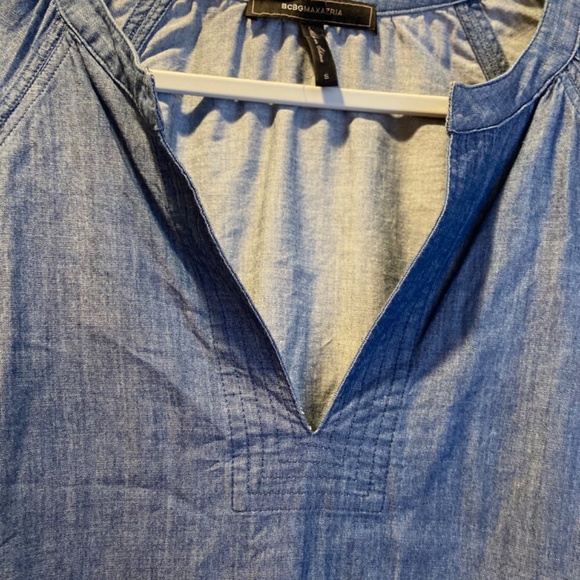 BCBG Max Azria Suzie Cutout Bell Sleeve Chambray Top - Size Small - Picture 10 of 11
